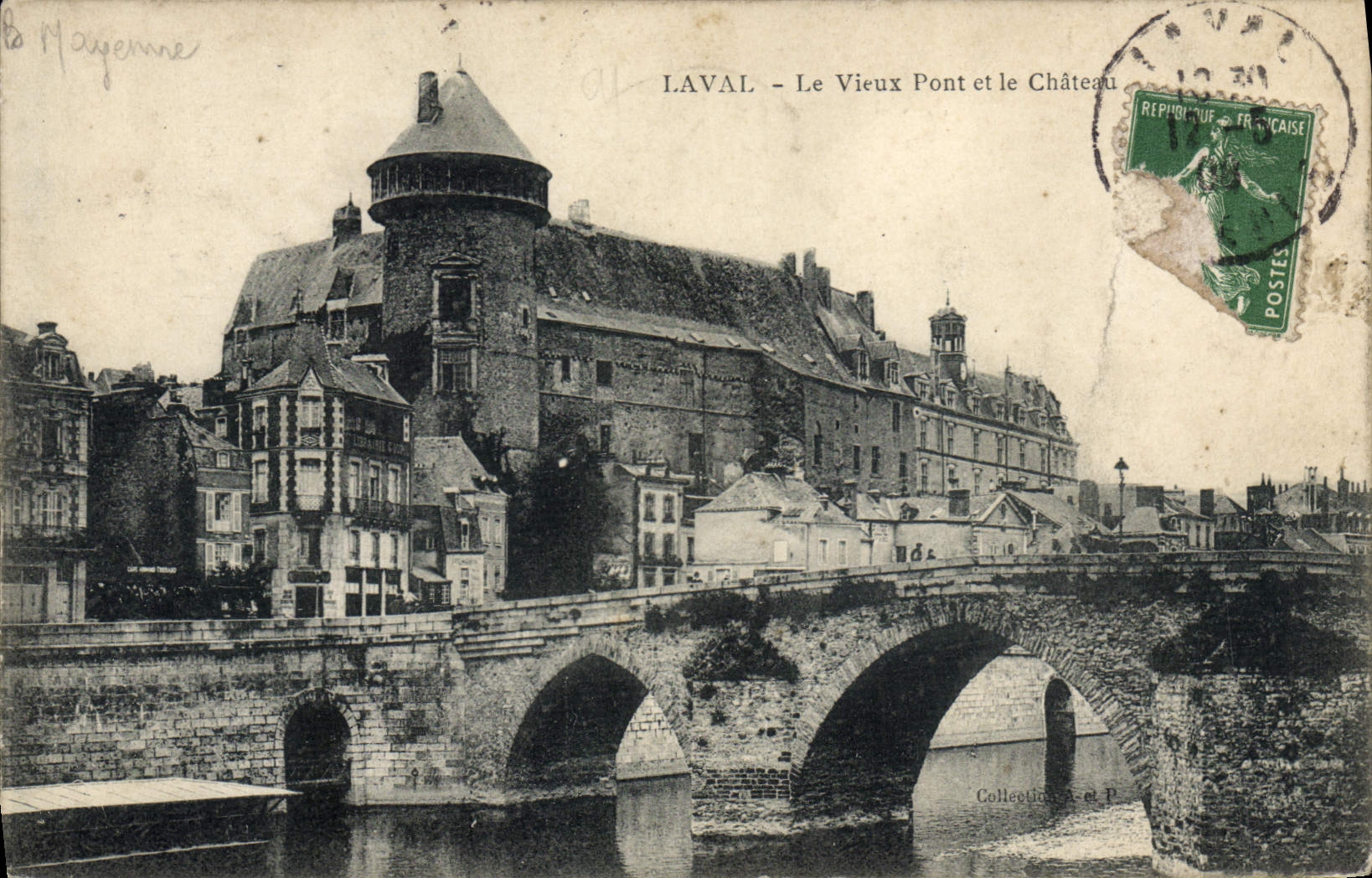 CPA Laval Le Vieux Pont et le Chateau