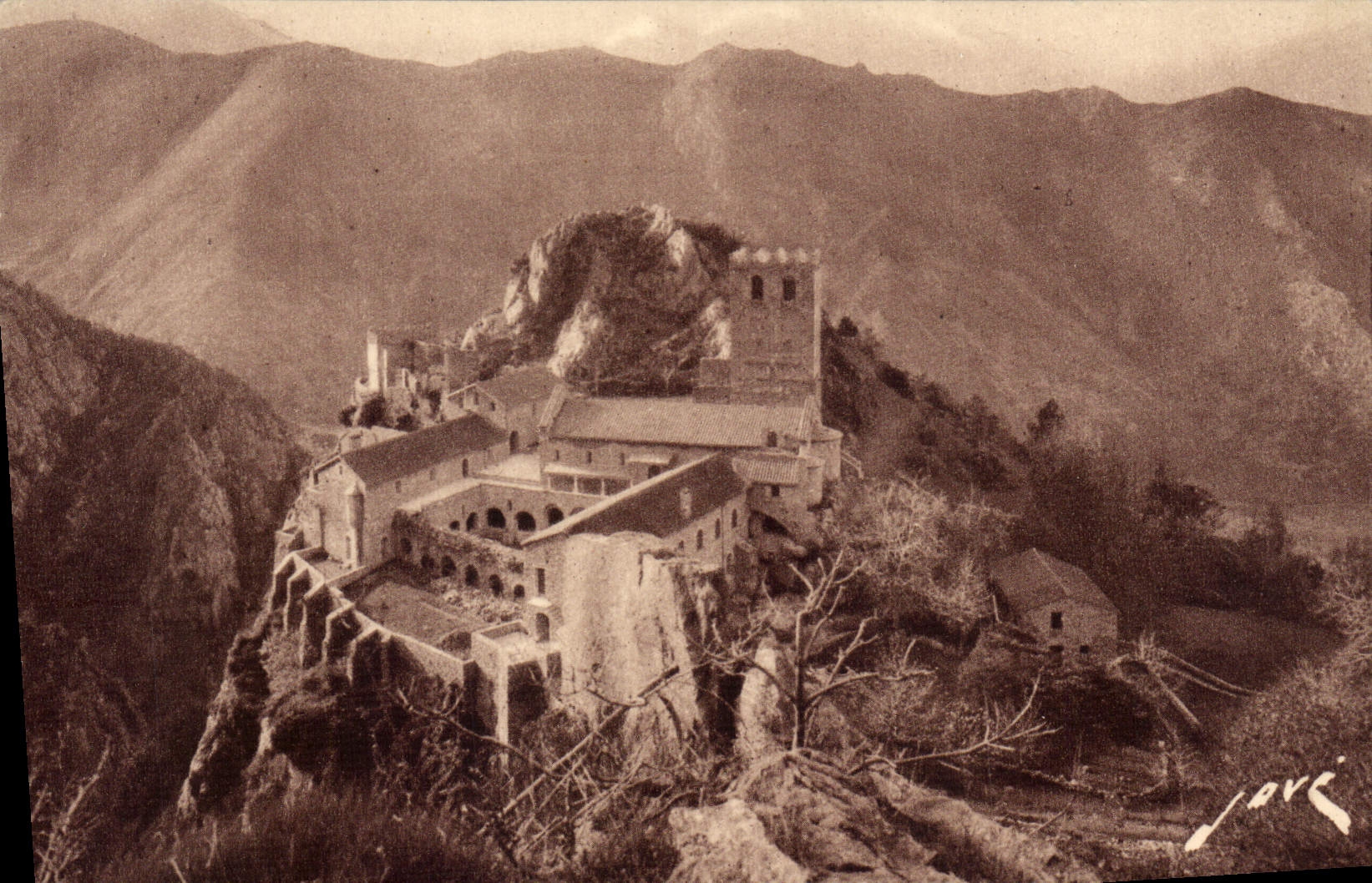 CPA Saint Martin du Canigou L'abbaye 