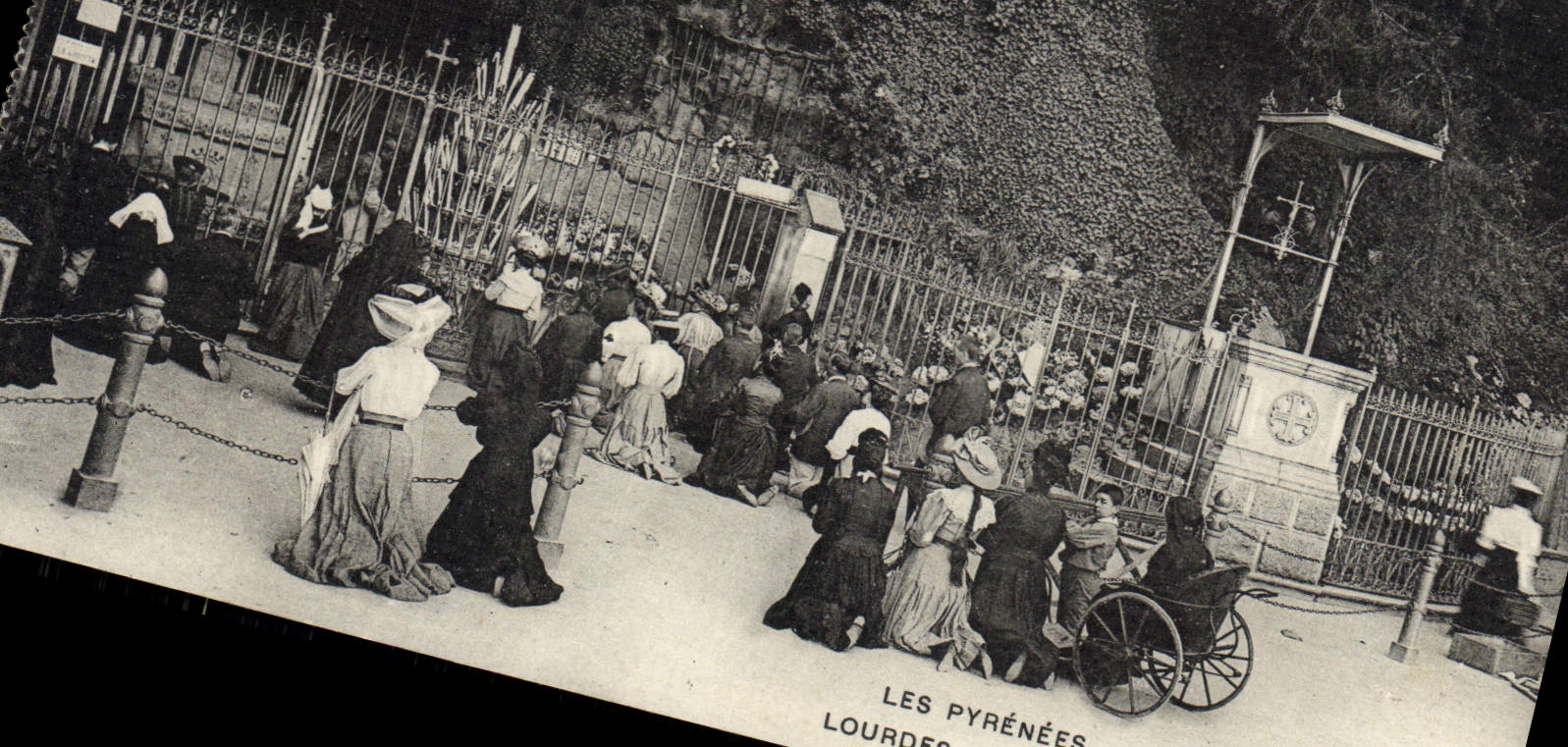 CPA Lourdes la grotte