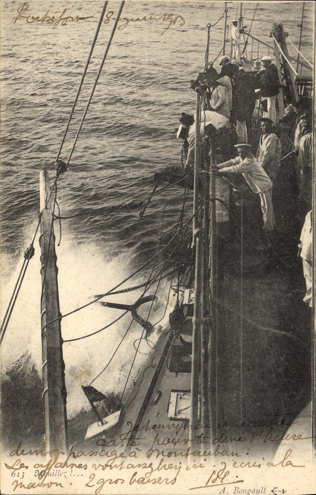 CPA Bateau de guerre Marins Mouillez