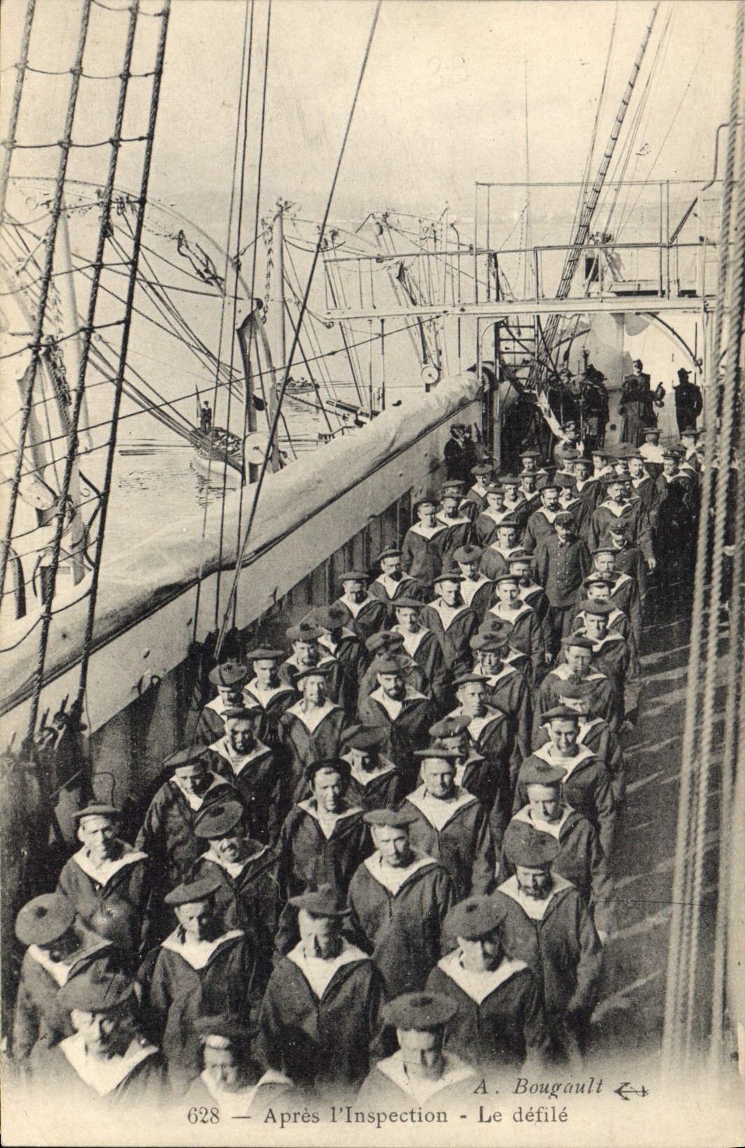 Défilé de marins après l'inspection — A. Bougault n°628