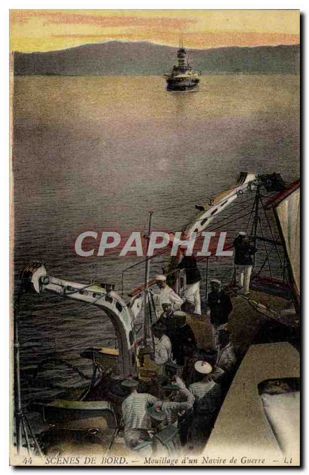 CPA Bateau de guerre Mouillage d'un navire de guerre