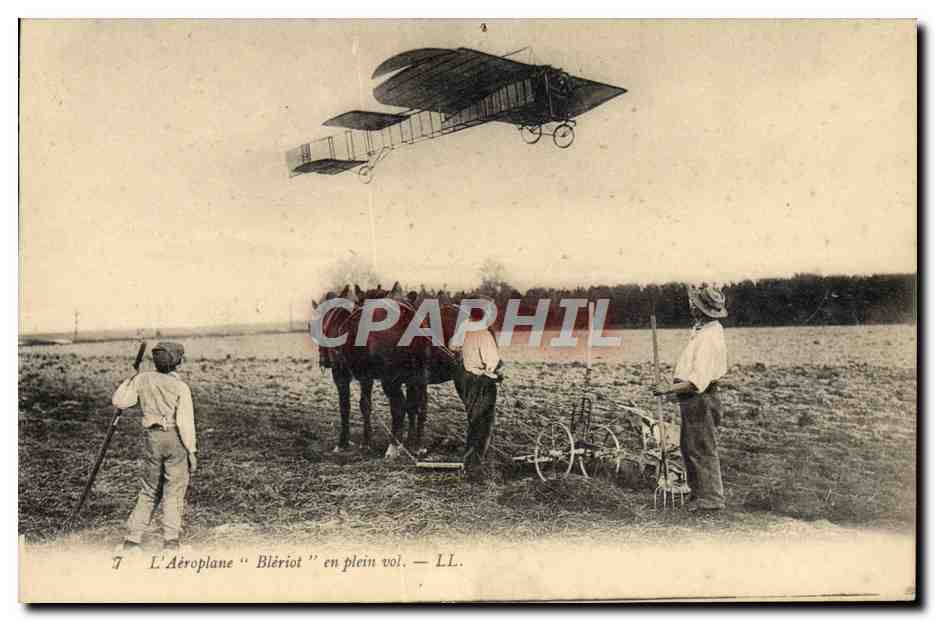 CPA Avion Aviation Aeroplane Bleriot en plein vol Attelage Charrue Cheval