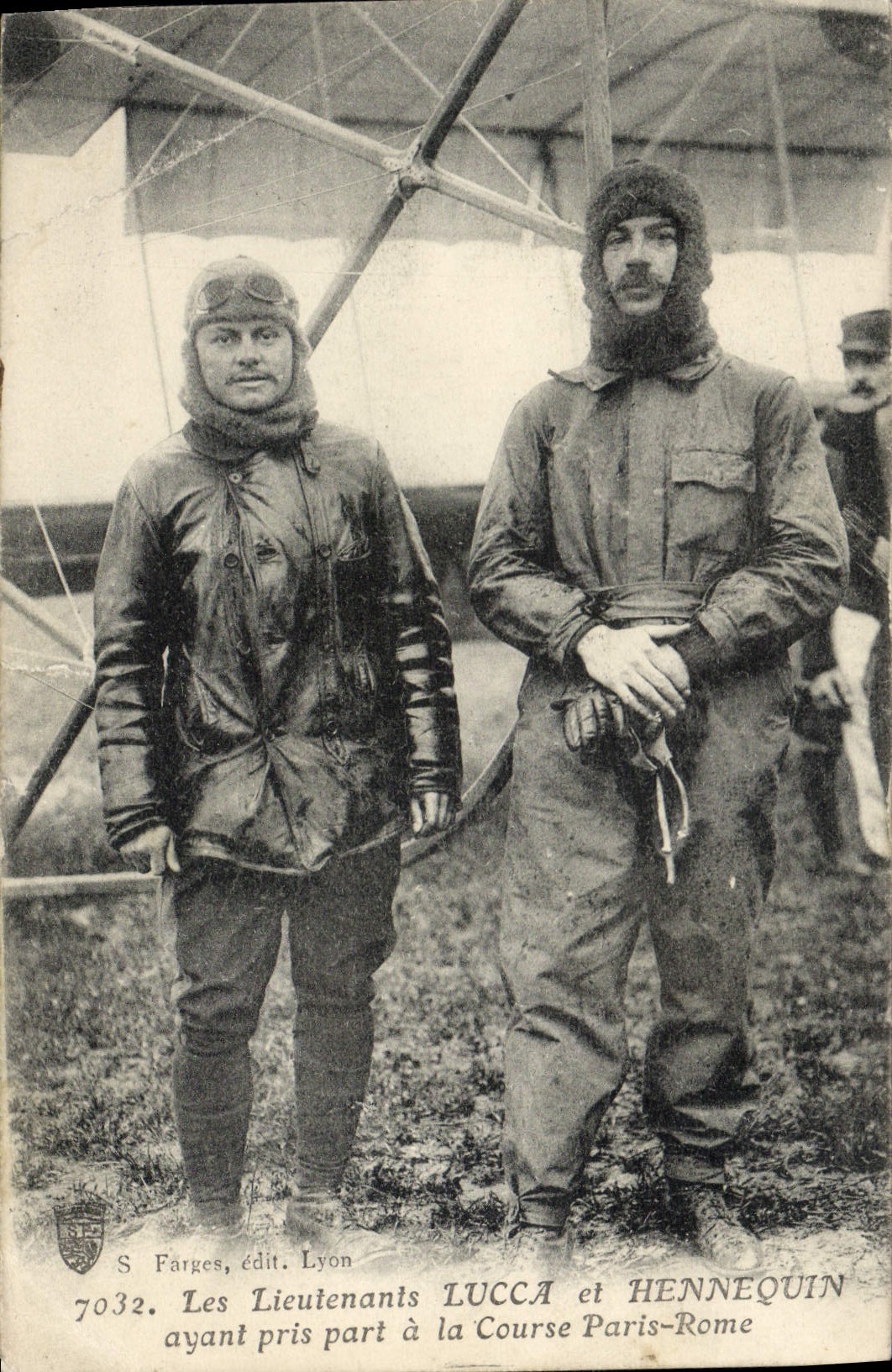 CPA Avion Aviation Lieutenants Lucca et Hennequin ayant pris part a la course Paris Rome