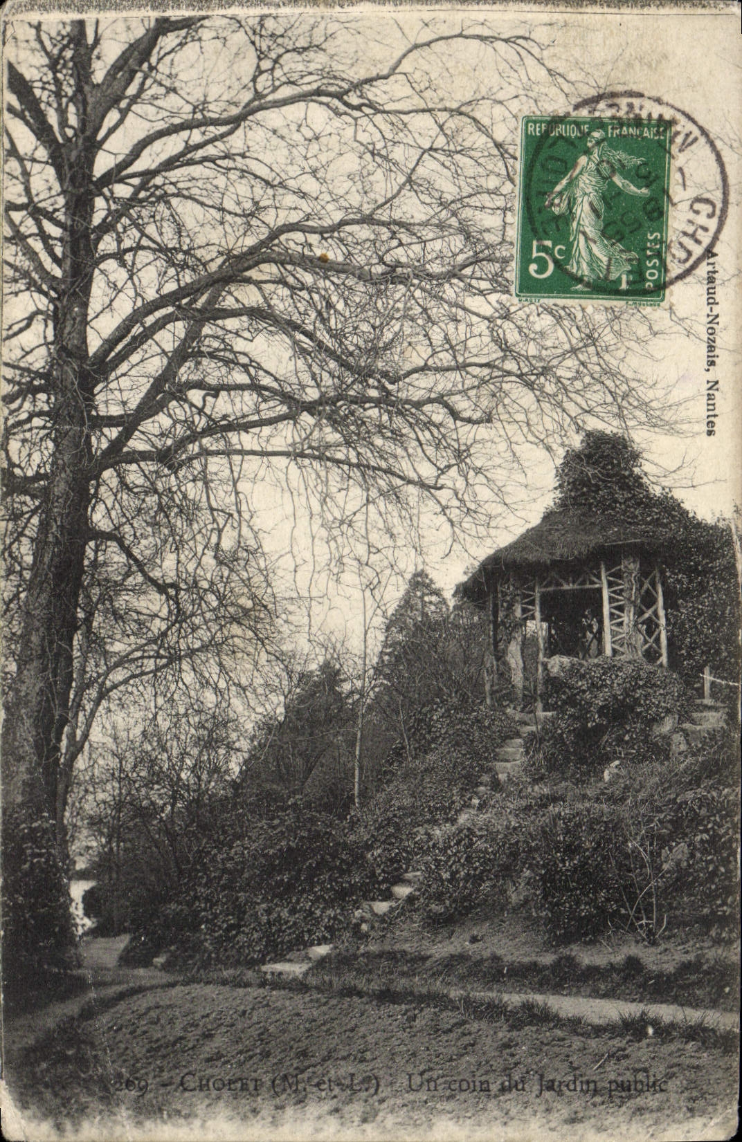 CPA Cholet Un coin du jardin public 