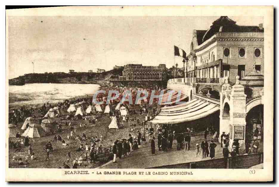 CPA Biarritz La grande plage et le casino municipal
