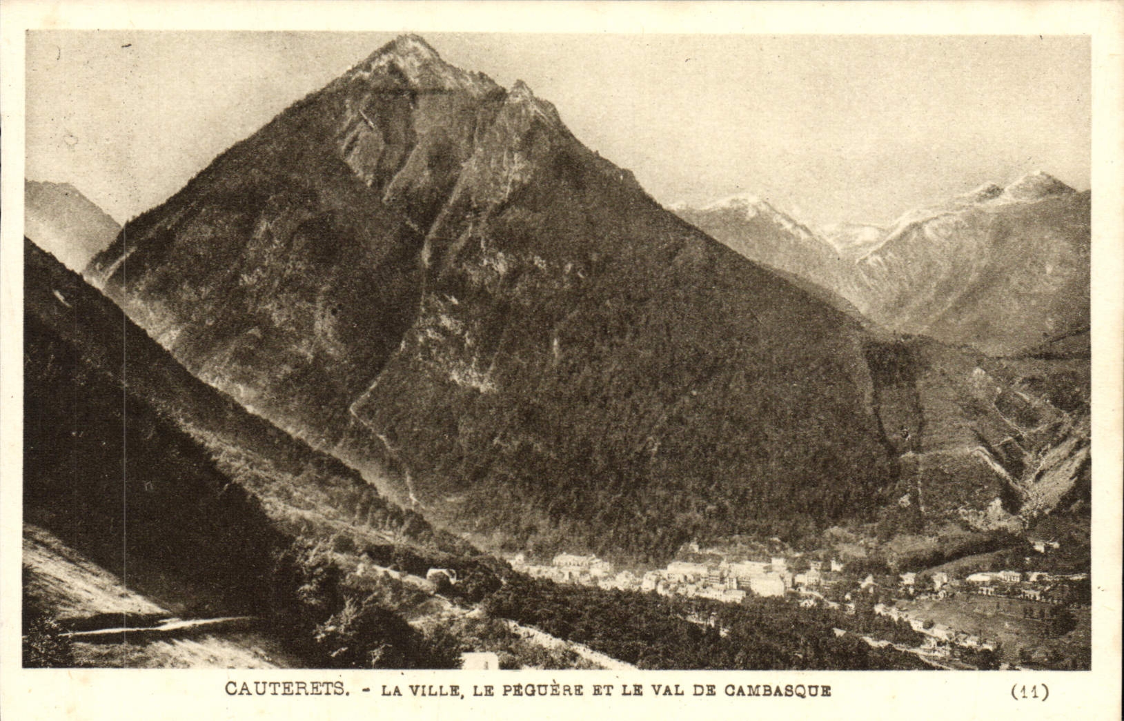 Cauterets - La ville, le Péguère et le Val de Cambasque — Héliogravure Lahouche Frères, Toulouse, n°14