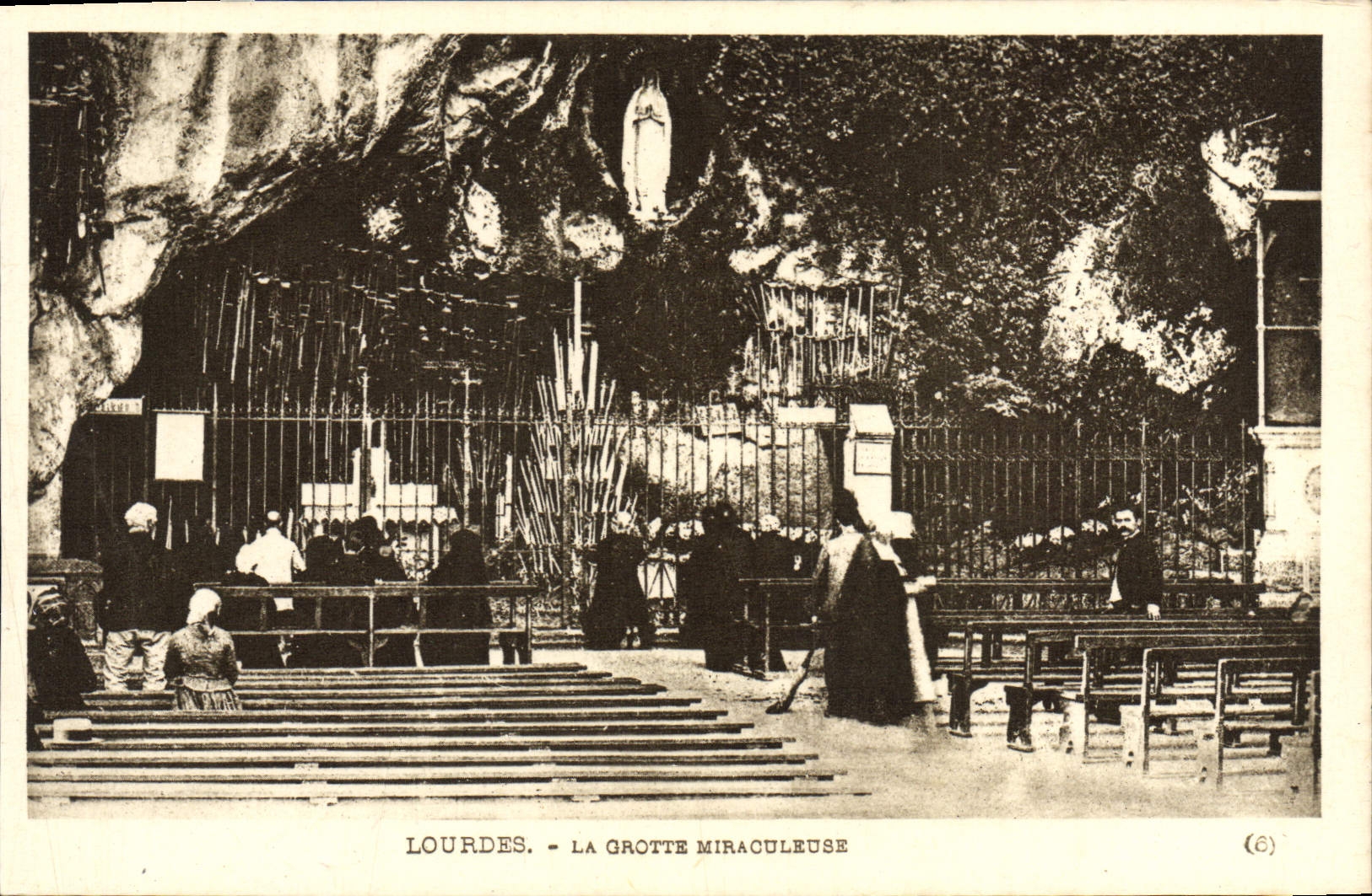 CPA Lourdes La grotte miraculeuse