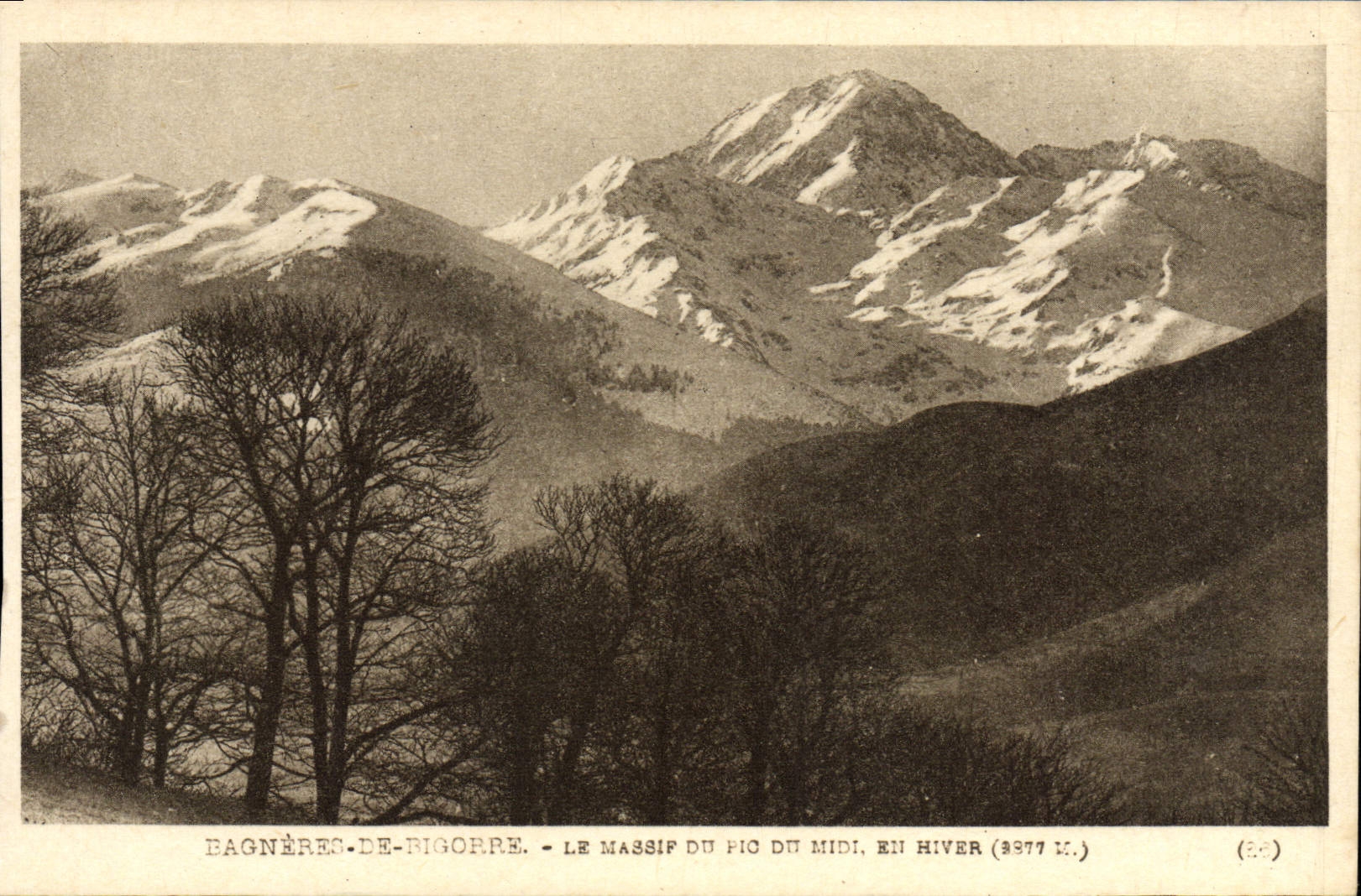 Bagnères-de-Rigordre — Le massif du Pic du Midi en hiver (3377 m.)