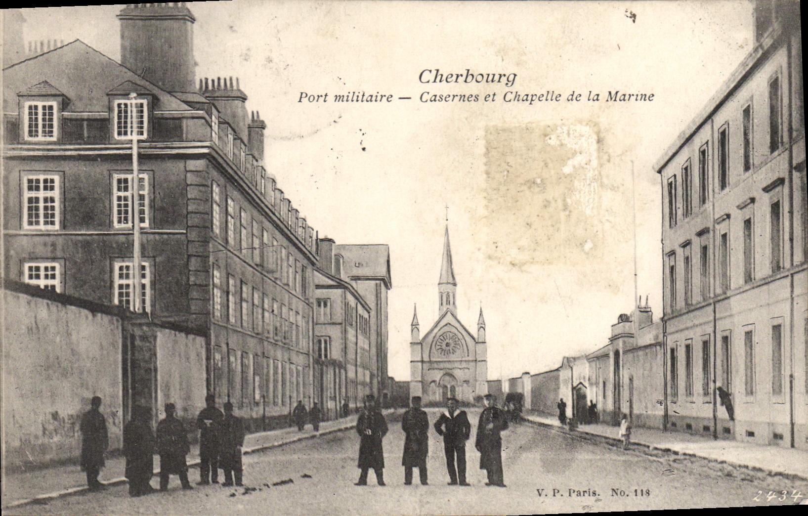 CPA Cherbourg Port militaire Casernes et chapelle de la Marne Militaria