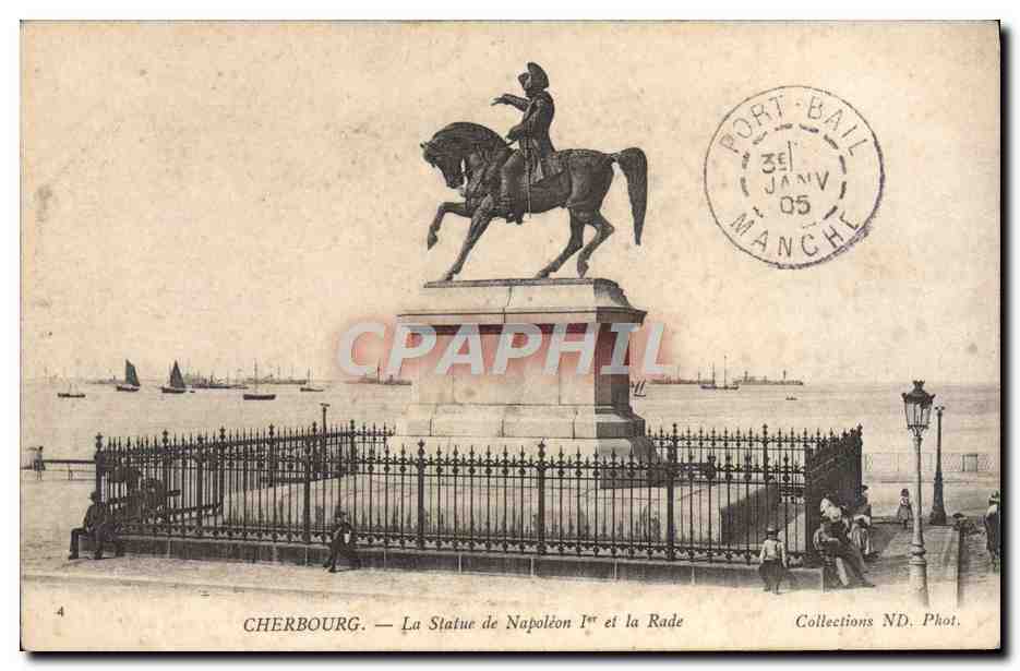 CPA Cherbourg La statue de Napoleon 1er et la rade