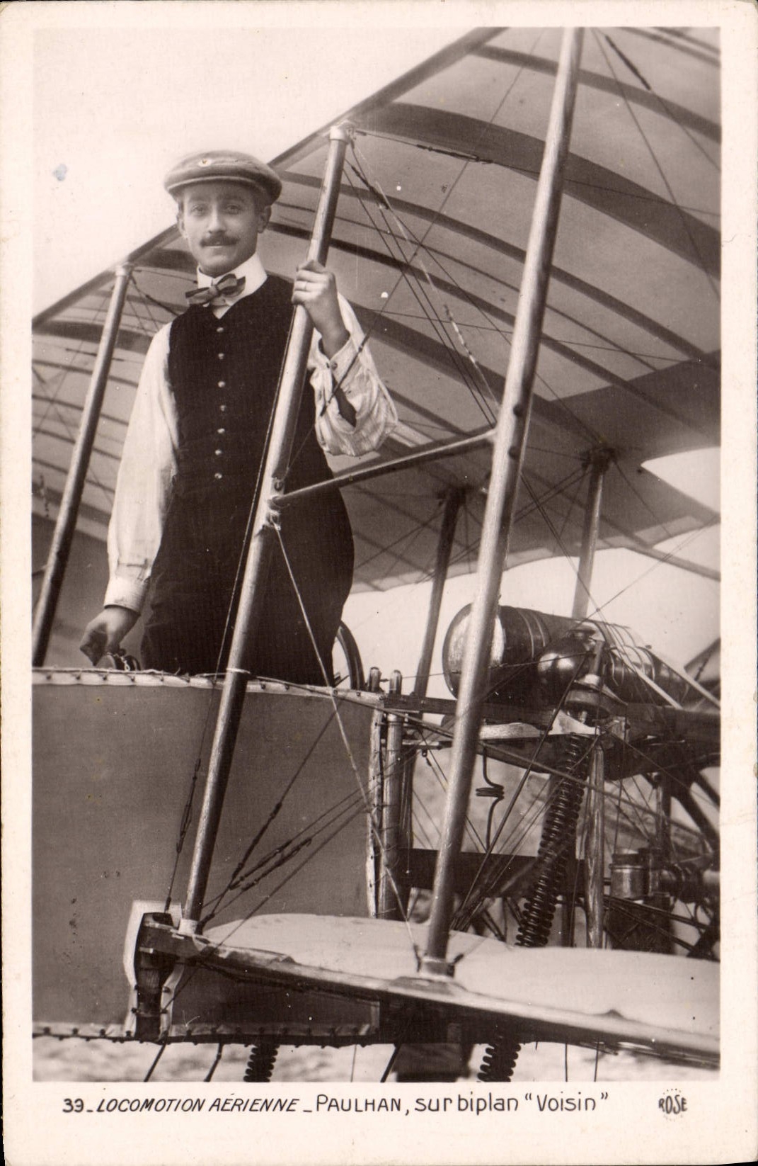 CPA Avion Aviation Paulhan sur biplan Voisin