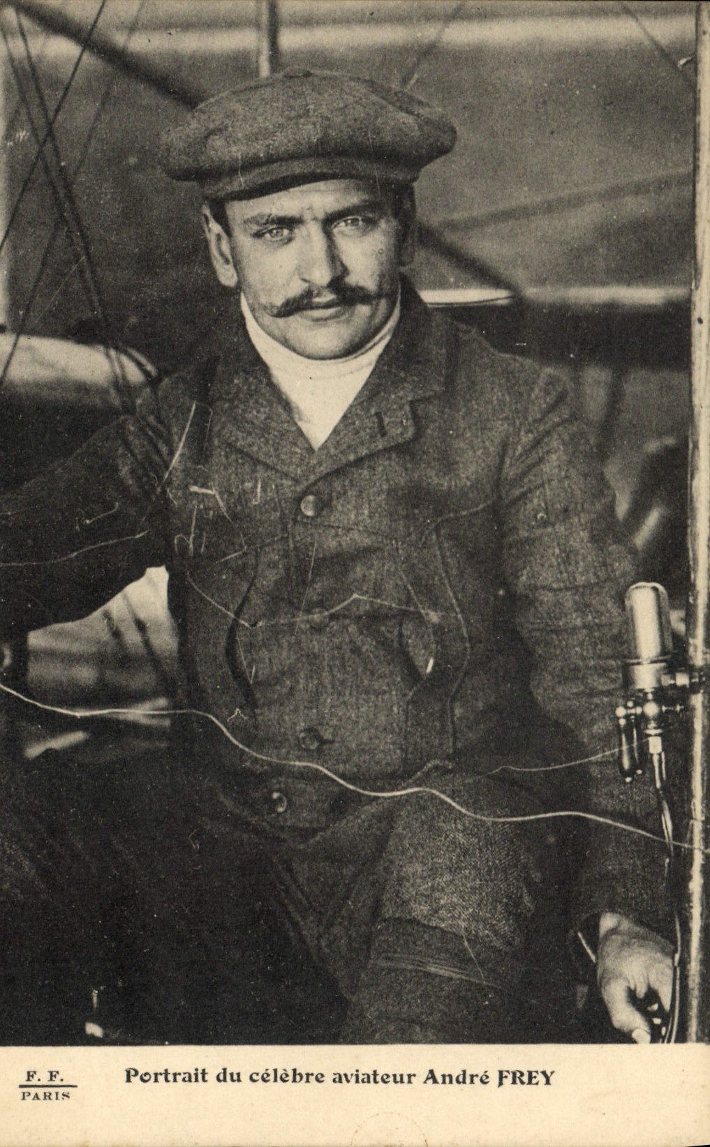 Portrait du célèbre aviateur André FREY — Paris — F.F. Paris
