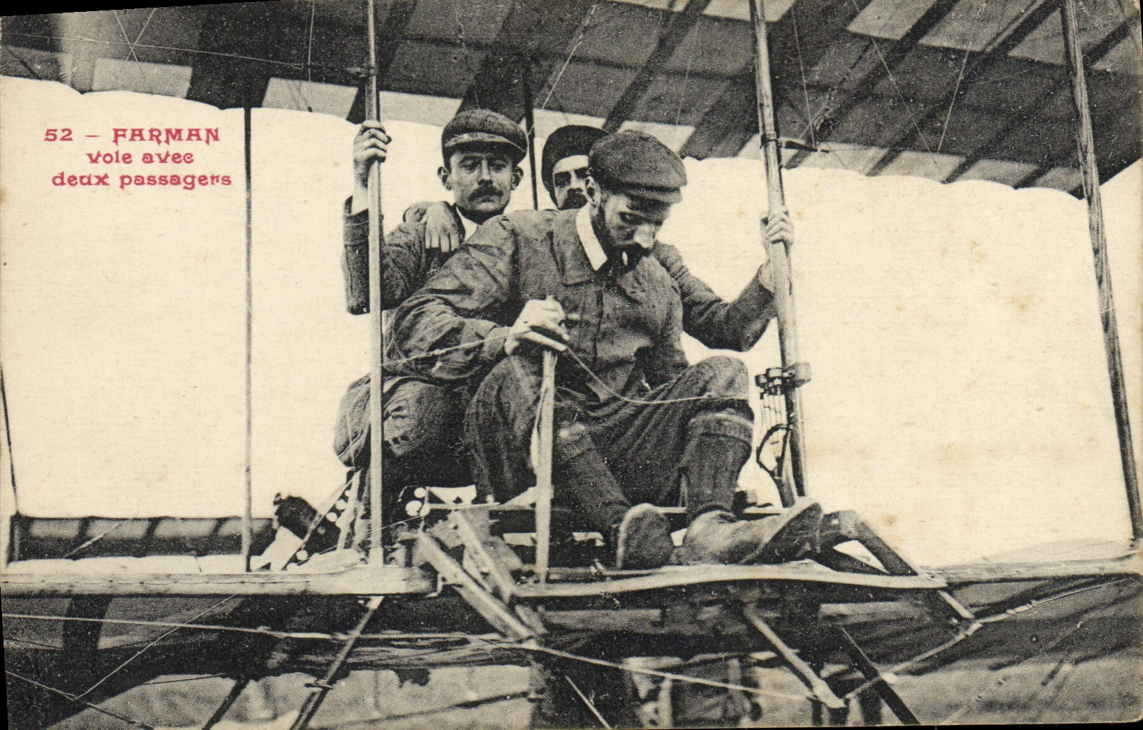 CPA Avion Aviation Farman vole avec deux passagers