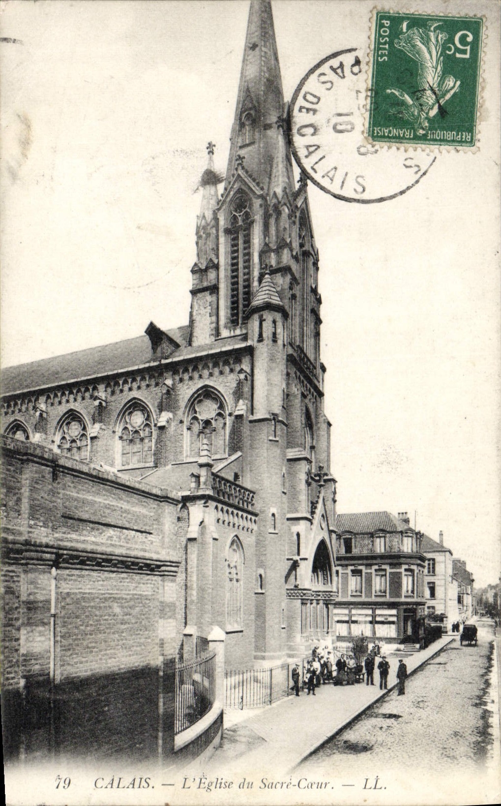 CPA Calais L Eglise Du Sacre Cocur