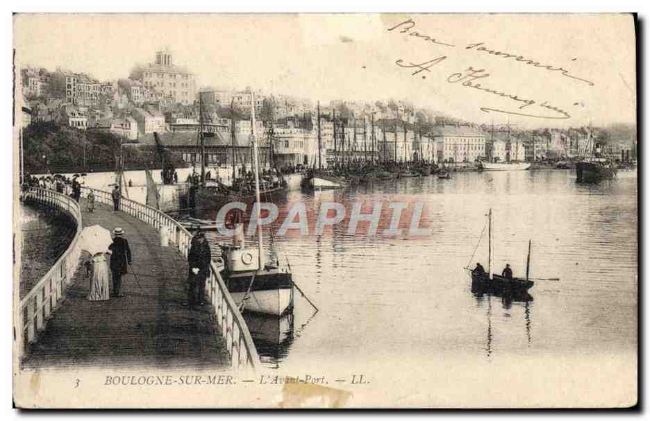 CPA Boulogne Sur Mer L'Avant Port Bateaux