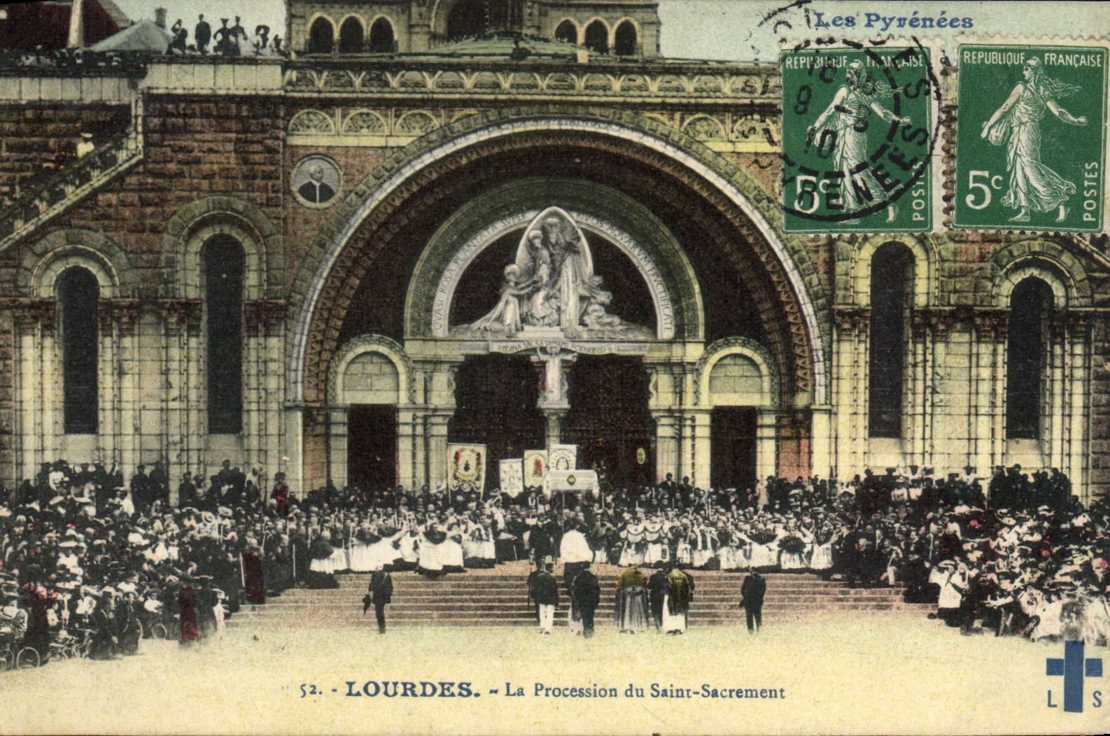 CPA Lourdes La Procession Du Saint Sacrement