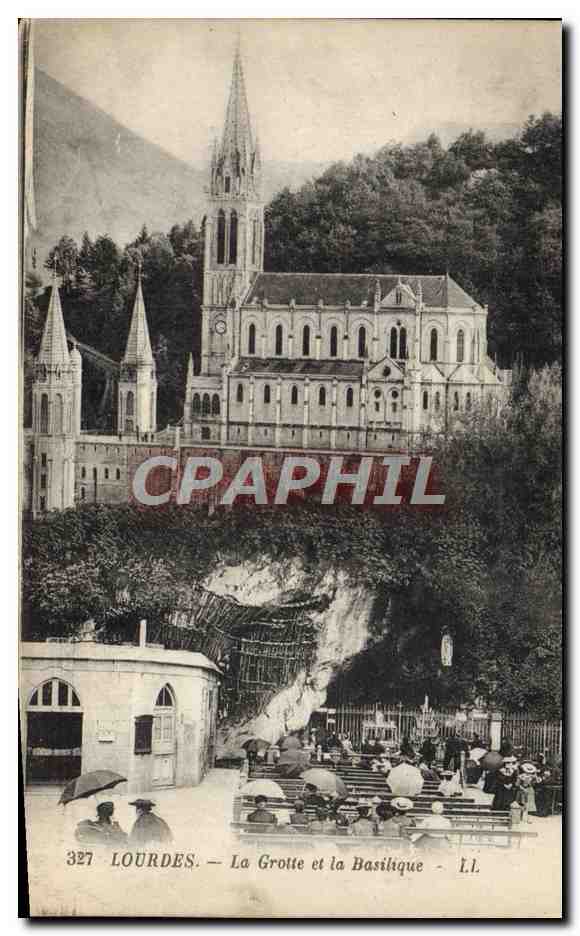 CPA Lourdes La Grotte Et La Basilique