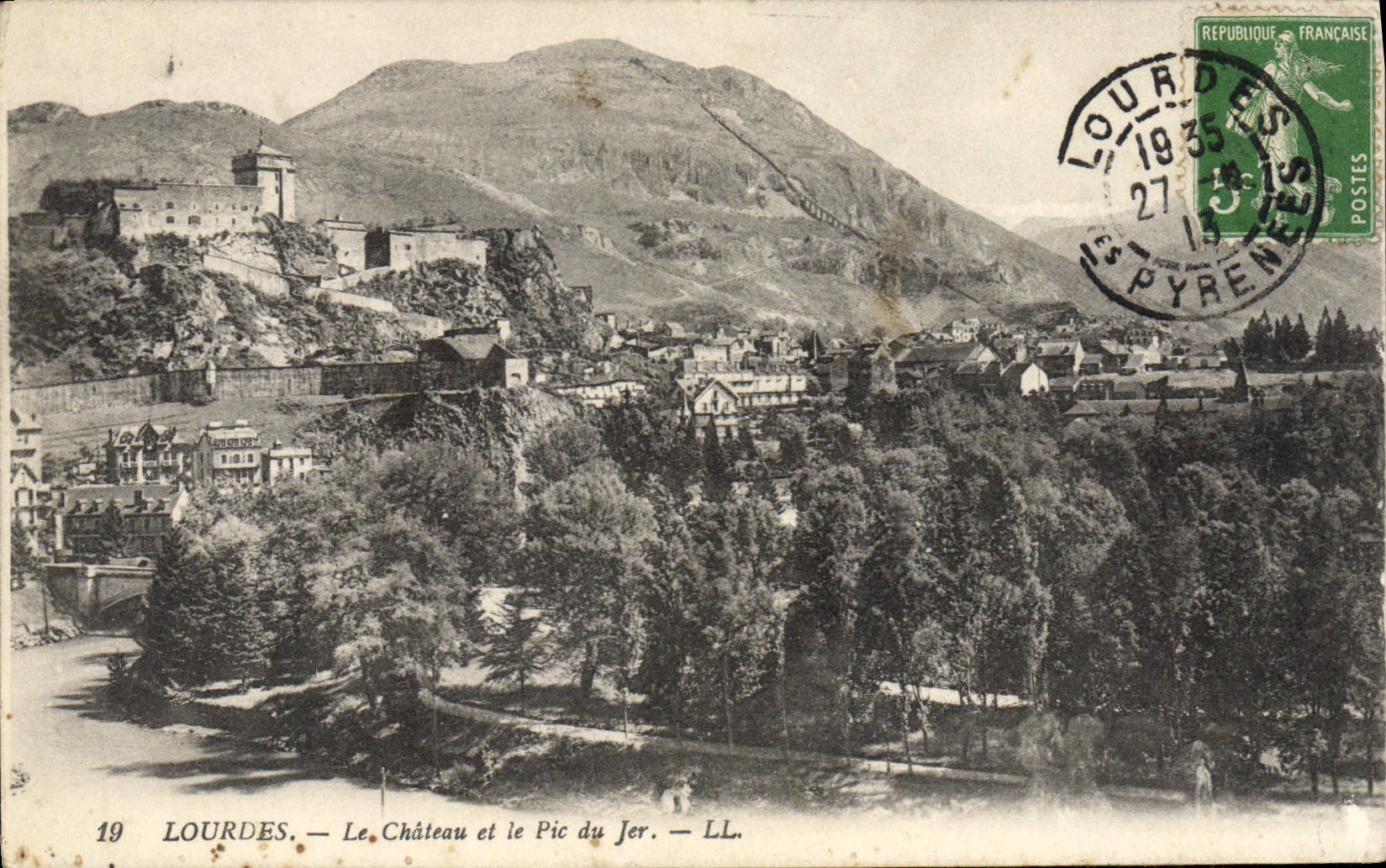 CPA Lourdes Le Chateau Et Le Pic Du Jer