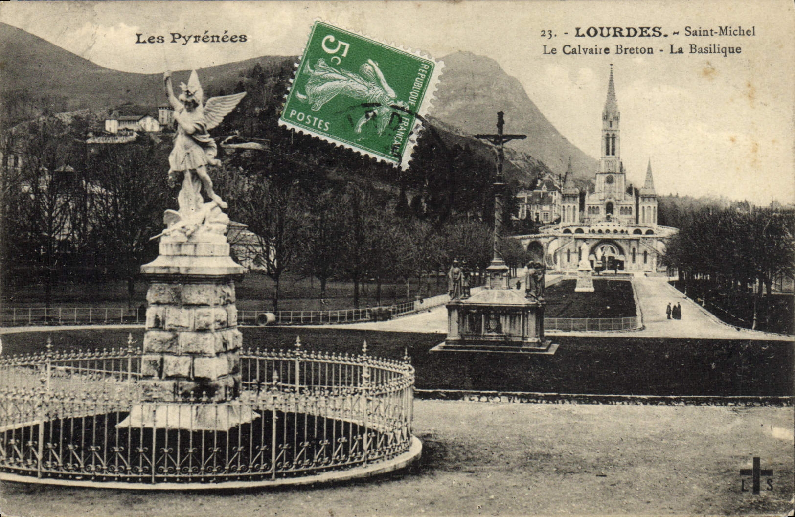 CPA Les Purenees Lourdes Saint Michel Le Calvaire Breton