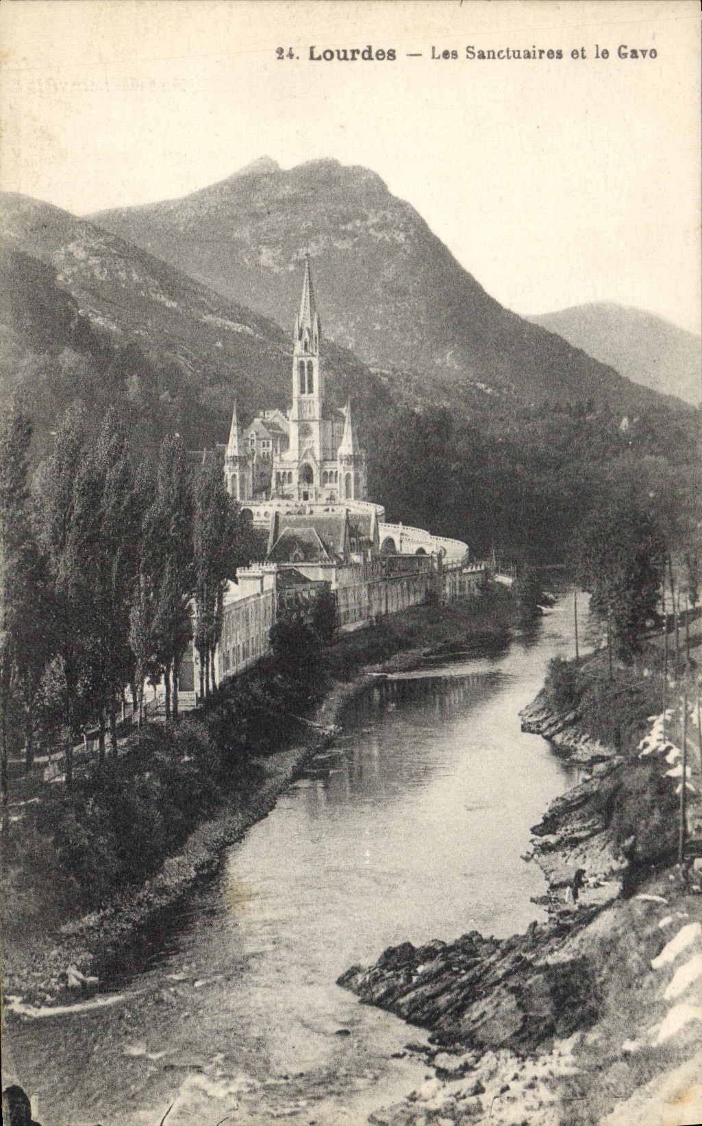 Lourdes — Les Sanctuaires et le Gave