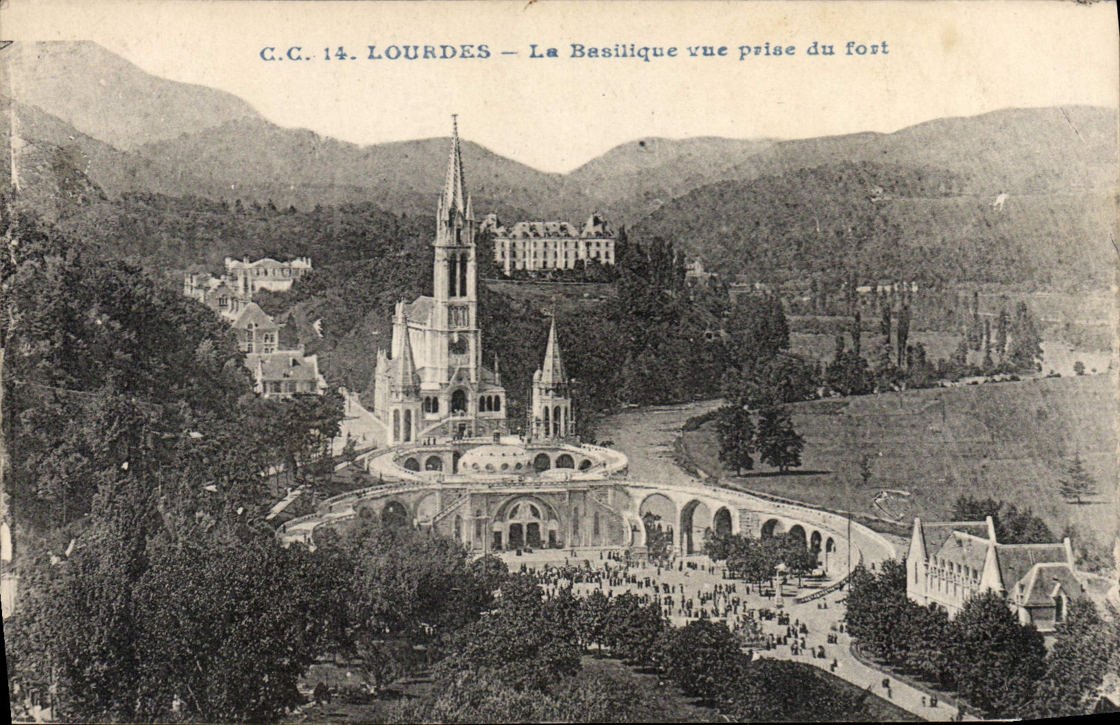 CPA Lourdes La Basilique Vue Prise Du Fort