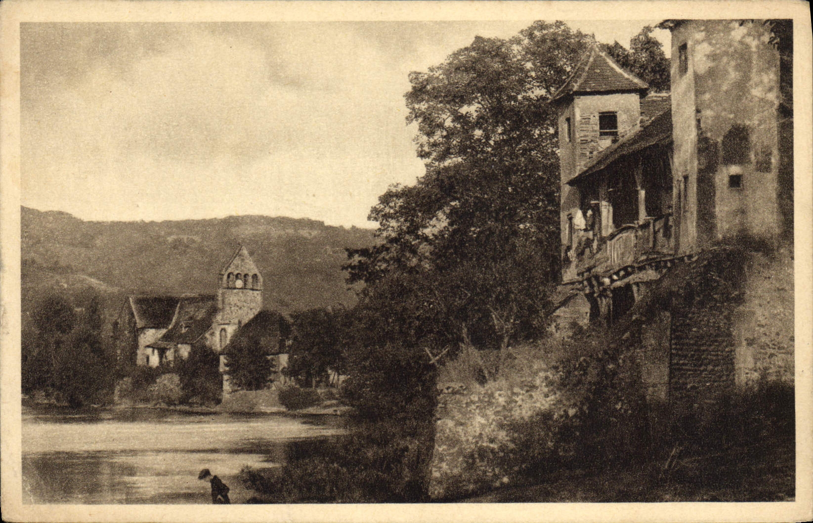 CPA Beaulieu Sur Dordogne La Maison de la Clarisse