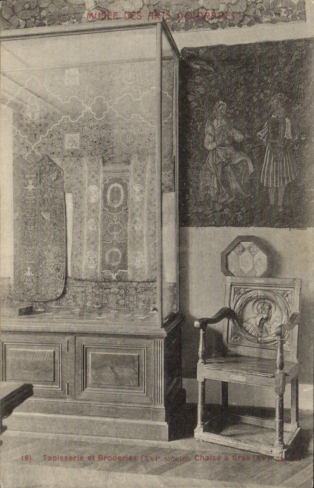 Musée des Arts Décoratifs — Tapisserie et broderies (XVIe siècle). Chaise à bras (XVIe siècle)