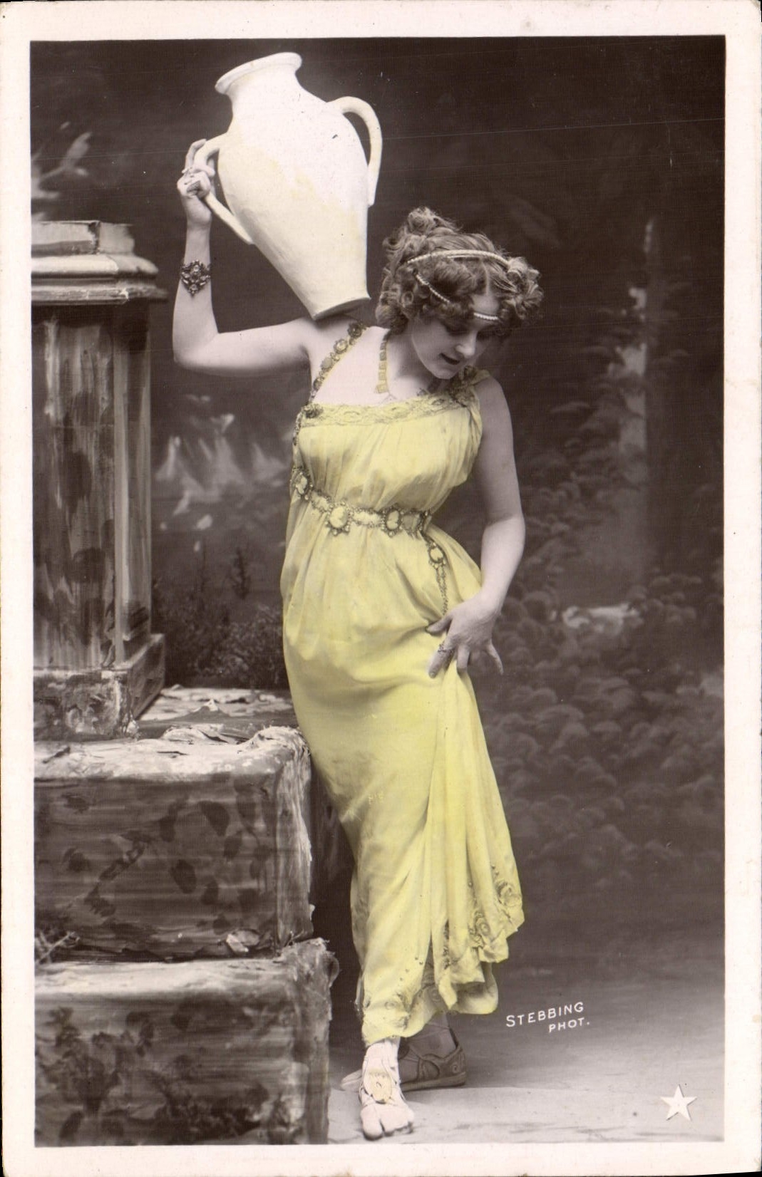 CPA Fantaisie Femme