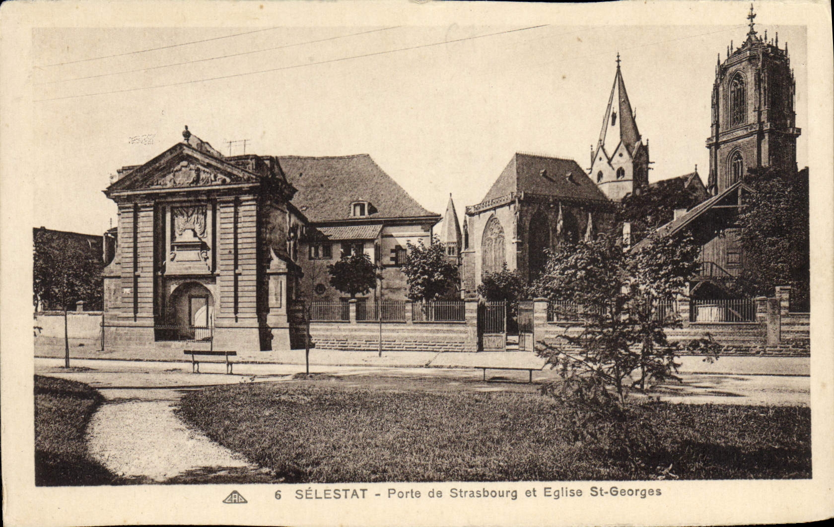 CPA Selestat Porte de Strasbourg et Eglise St Georges