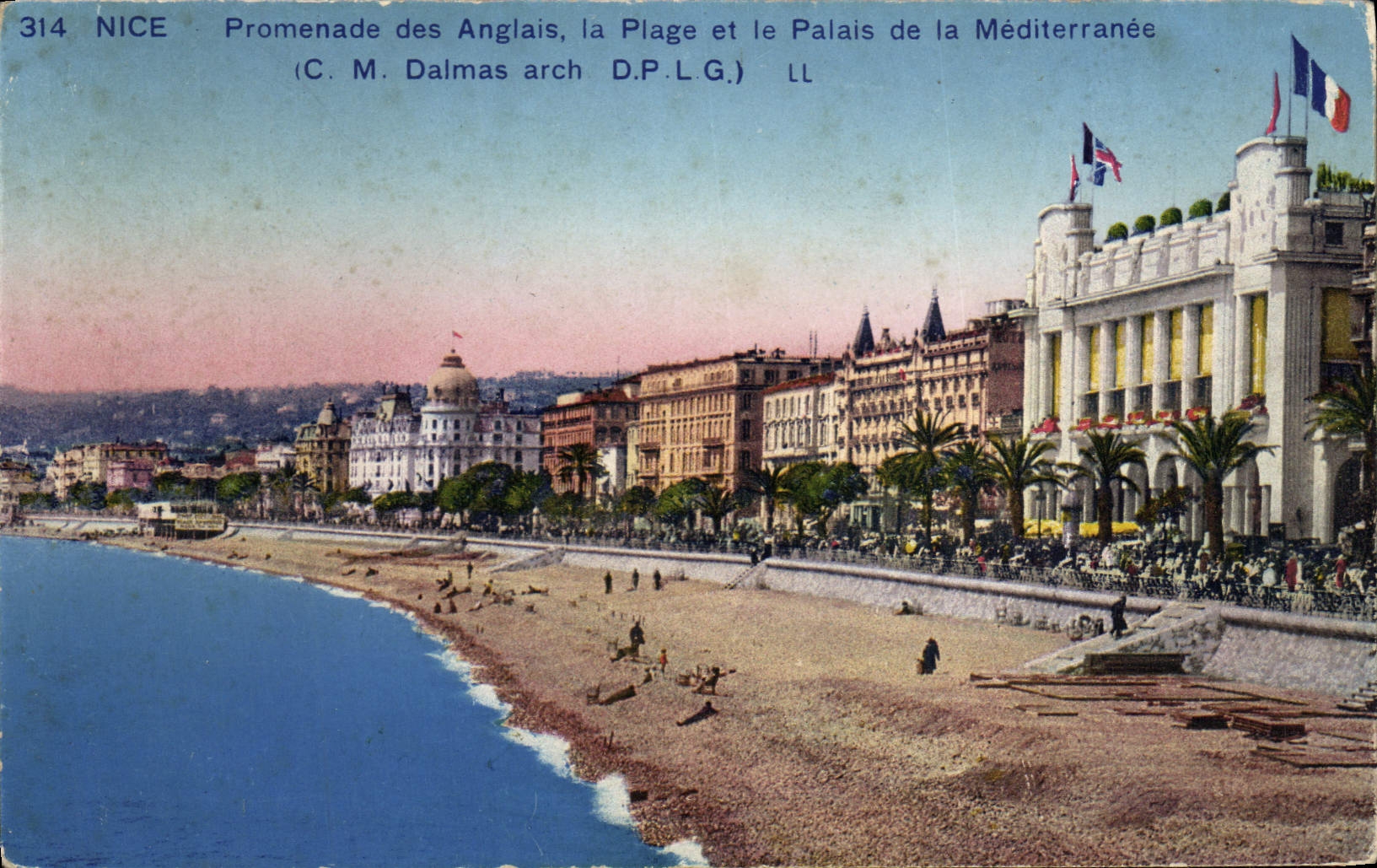 CPA Nice Promenade Des Anglais la Plage et le Palais de la Mediterranee