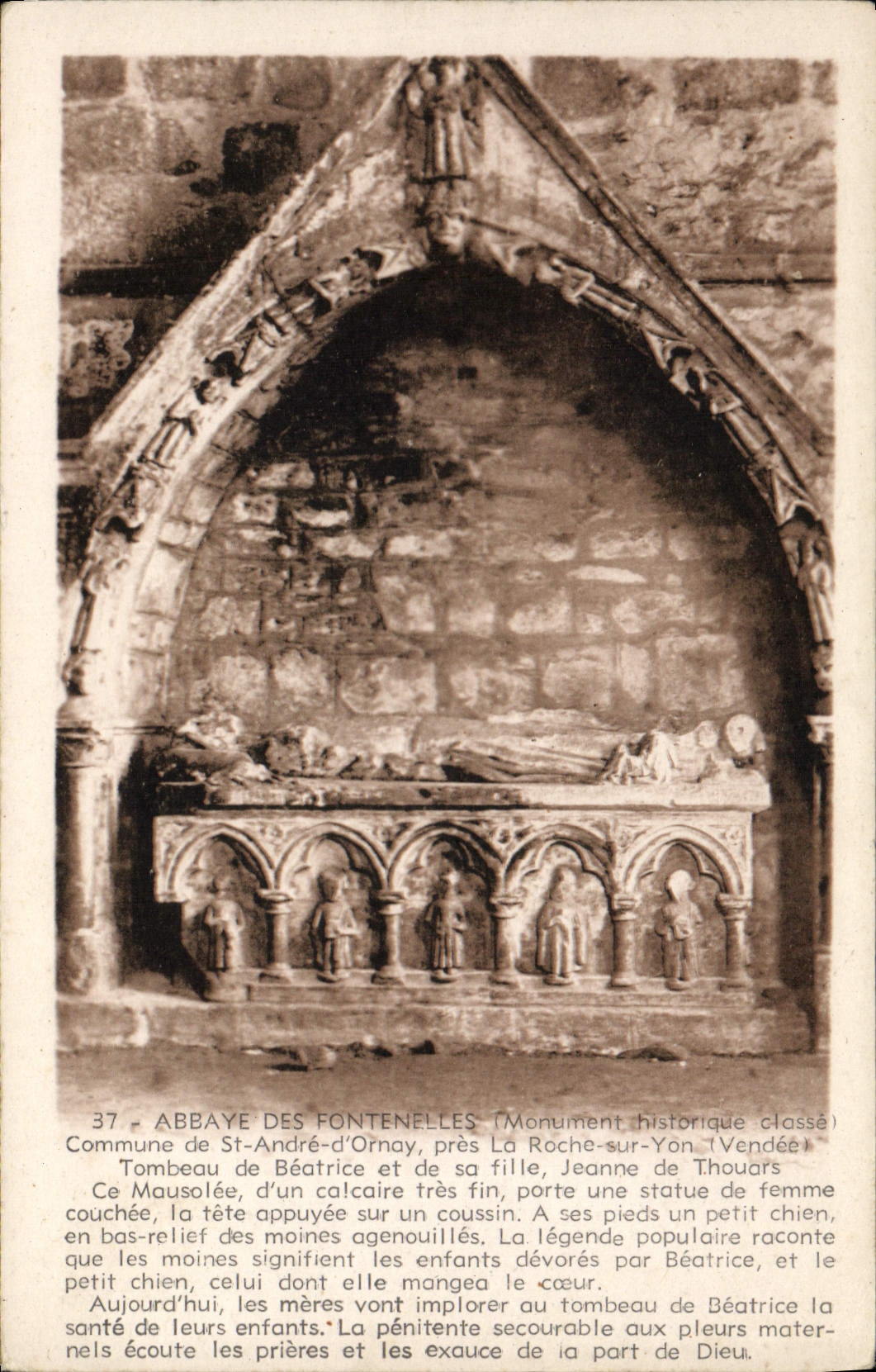 Abbaye des Fontenelles — Tombeau de Béatrice et Jeanne de Thouars — Monument historique classé