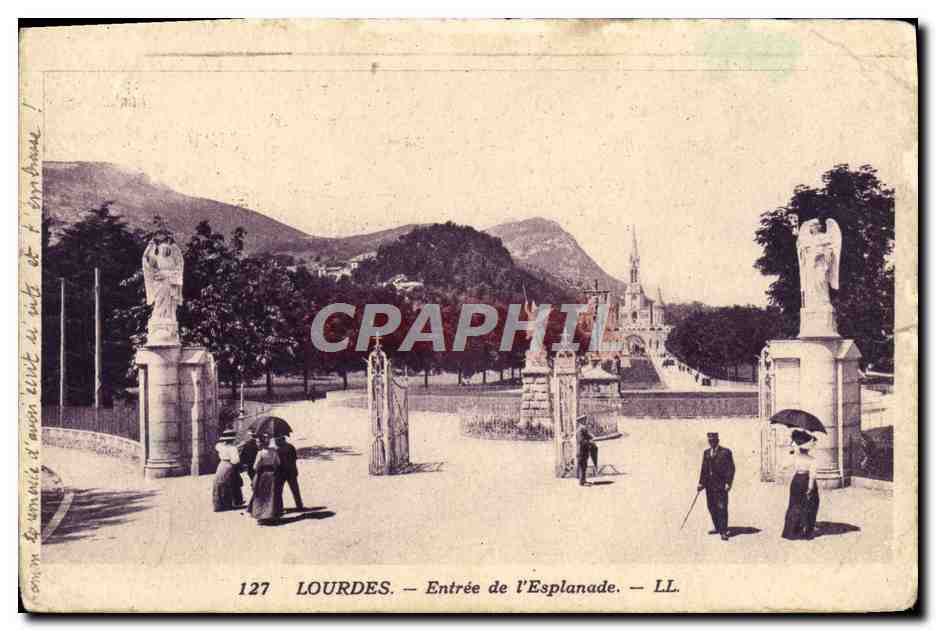 CPA Lourdes Entree de L'Esplanade