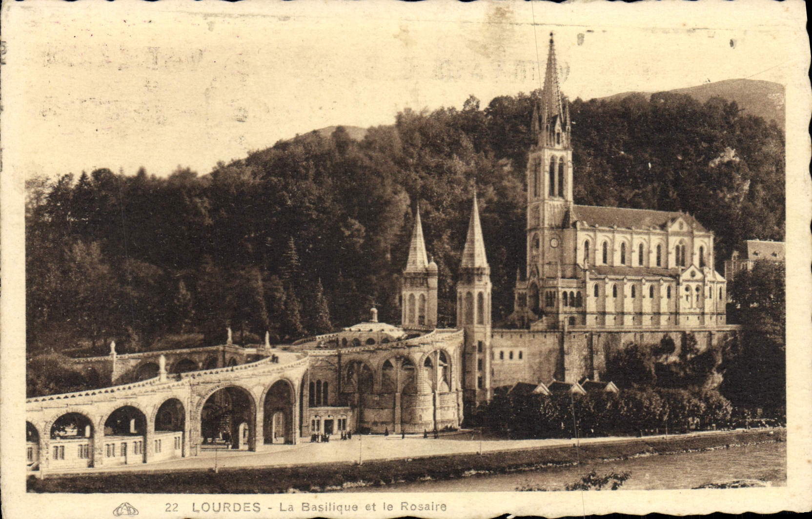 CPA Lourdes La Basilique et le Rosaire