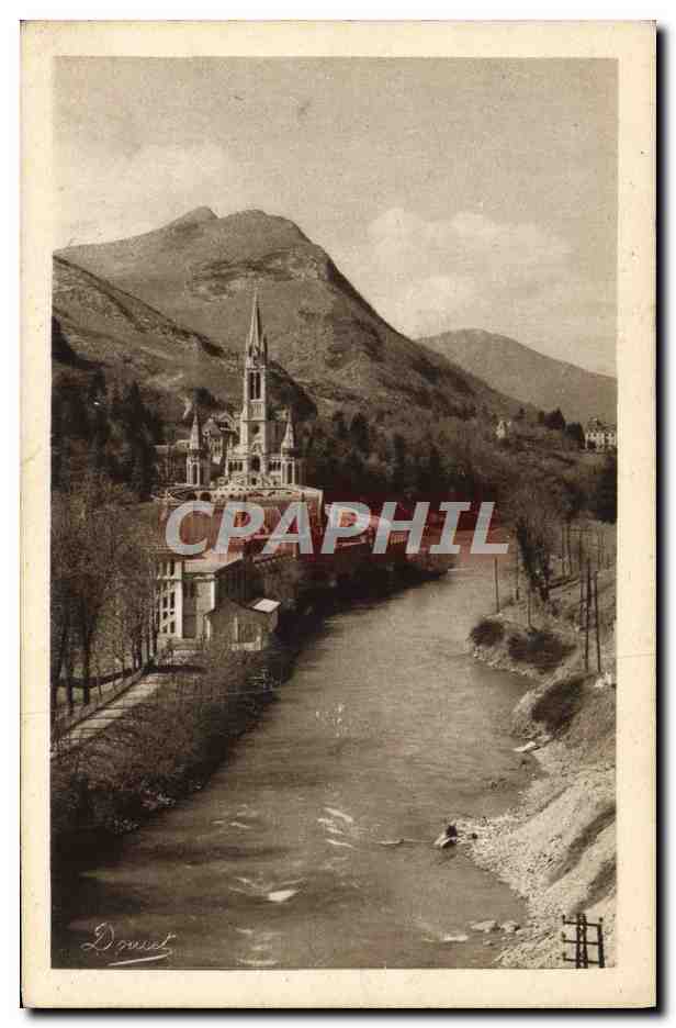CPA Lourdes La Basilique et le Gave