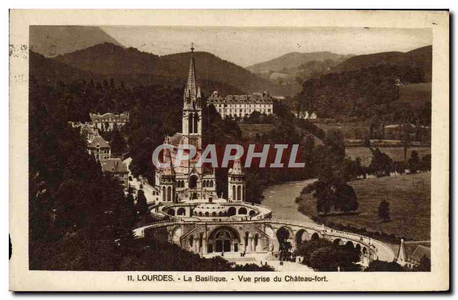 CPA Lourdes La Basilique Vue Prise du Chateau fort
