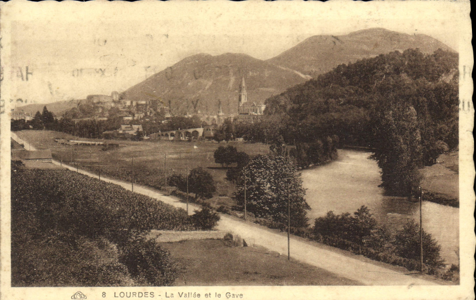 Lourdes - La Vallée et le Gave