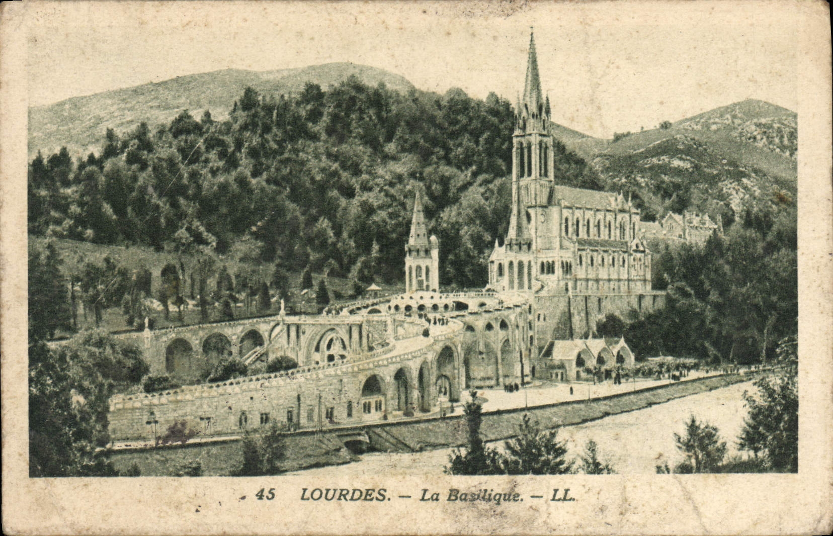 CPA Lourdes La Basilique 
