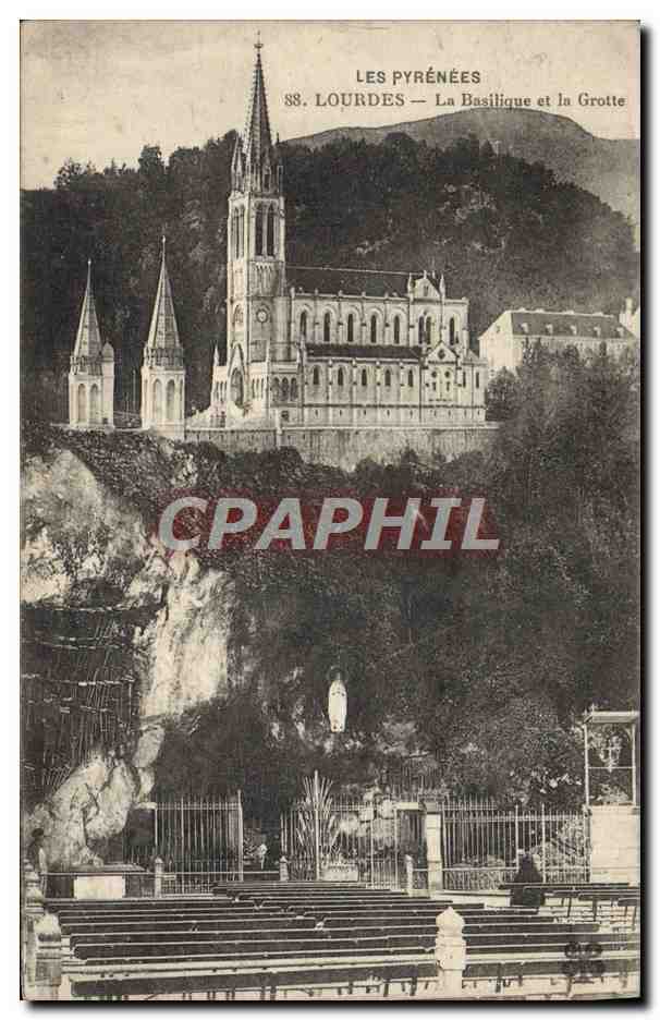 CPA Lourdes La Basilique et la Grotte
