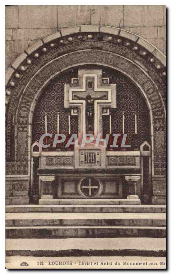 CPA Lourdes Christ et Autel du Monument Aux morts 