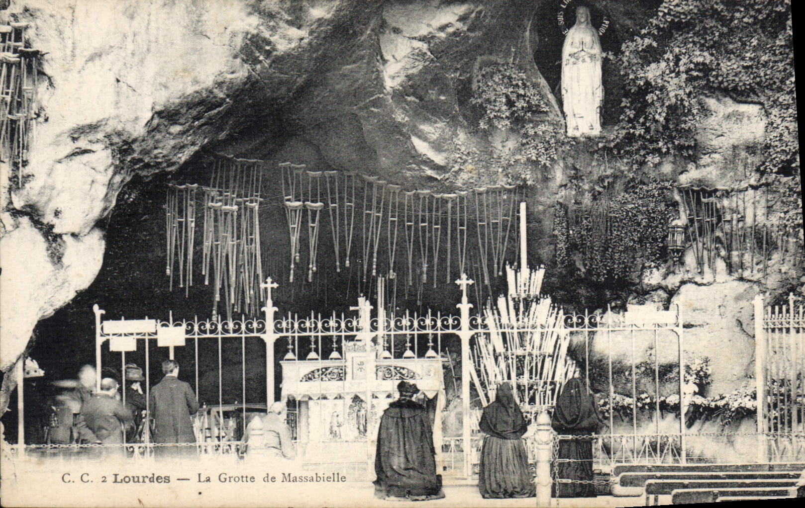CPA Lourdes La Grotte de Massabielle