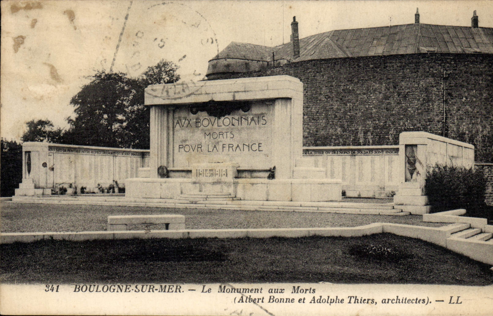 Boulogne-sur-Mer — Het Monument der Dooden (Albert Bonne en Adolphe Thiers, ontwerpers) — LL