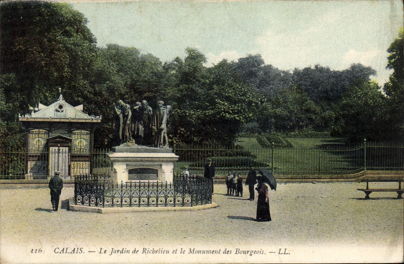 Calais — Le Jardin de Ricbelieu et le Monument des Bourgeois — LL. — N° 116