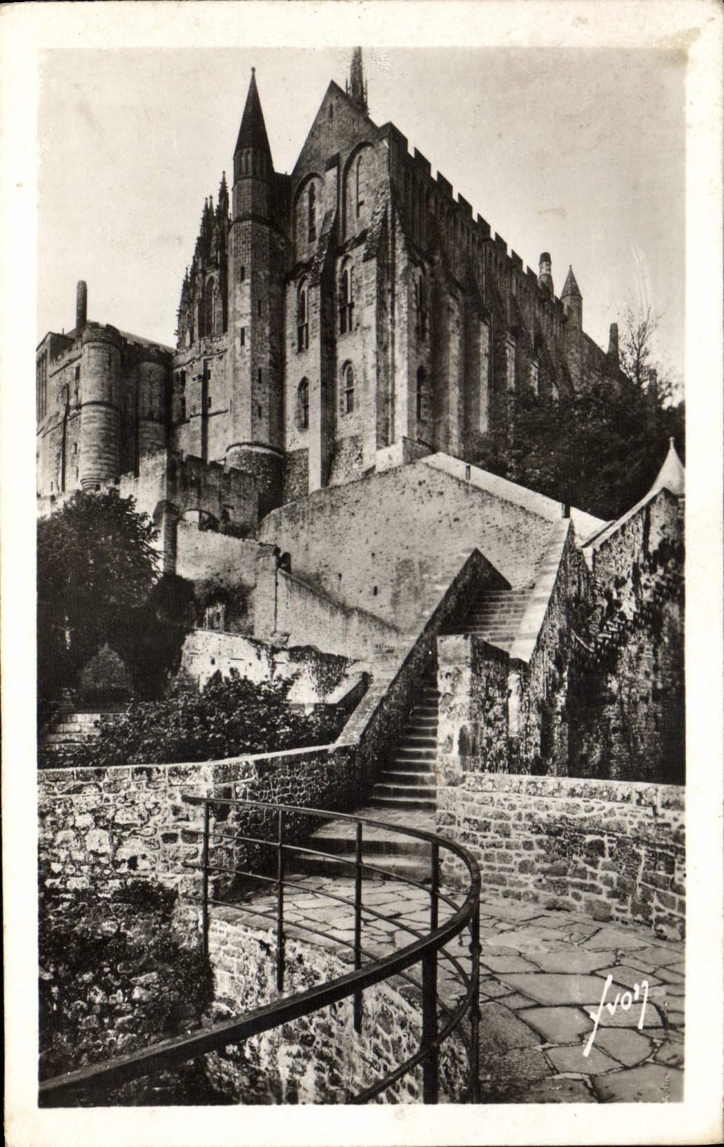 Monte Saint-Michel — La Merveille vista desde la Torre del Norte — Les Éditions d'Art, París