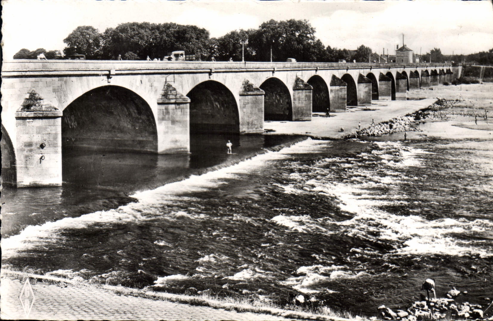 Les bords de la Loire — Nevers (Nièvre) — Éditions Géhaïr, n° 135
