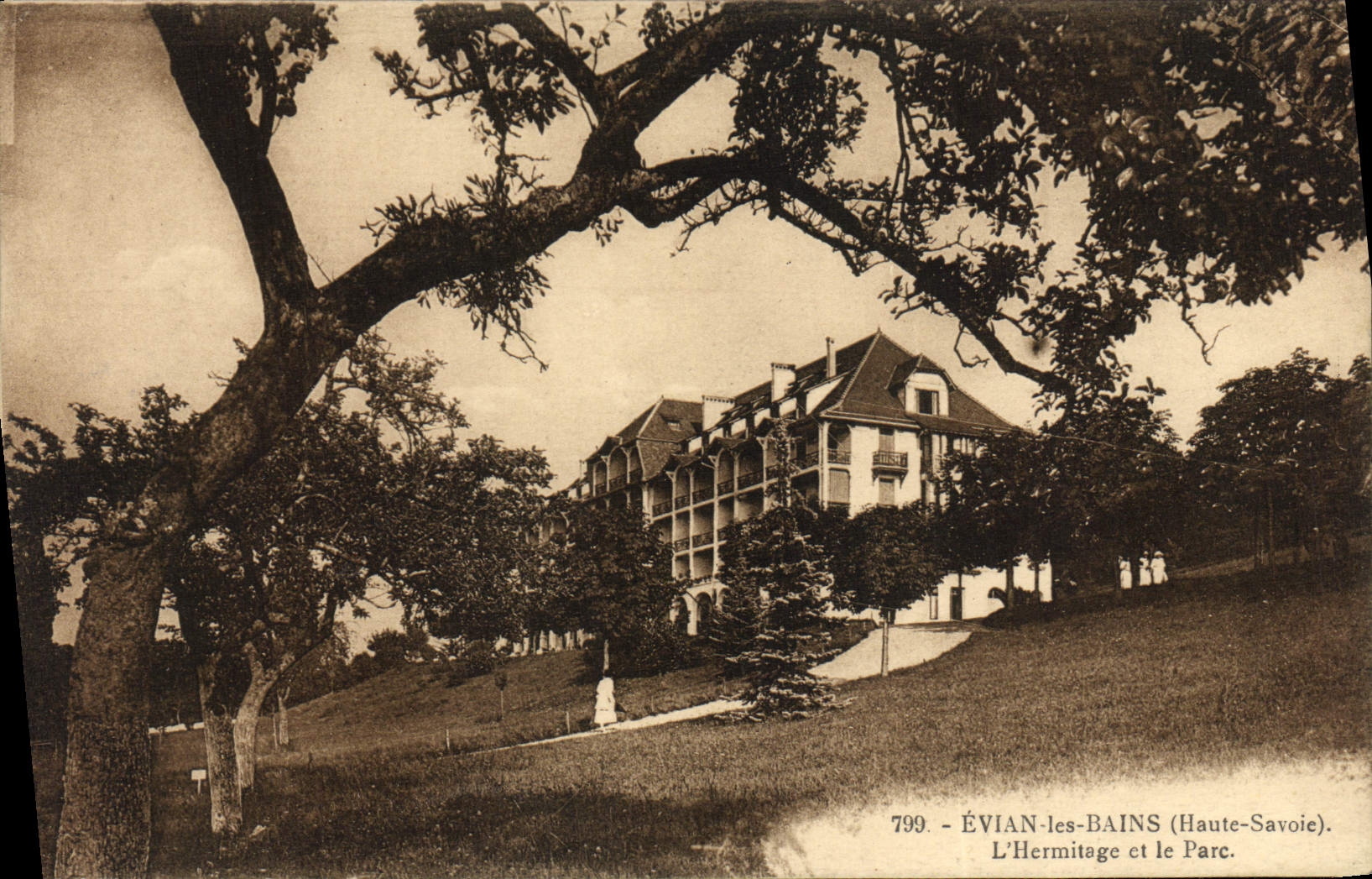 CPA Evian les Bains L'Hermitage et le parc