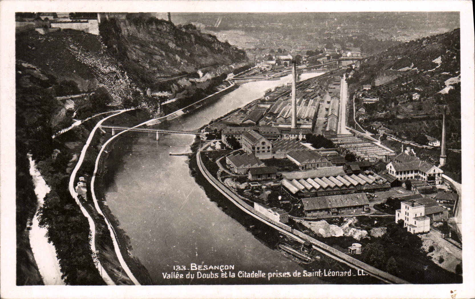 Tal des Doubs und die Zitadelle von Saint-Léonard — Besançon — LL