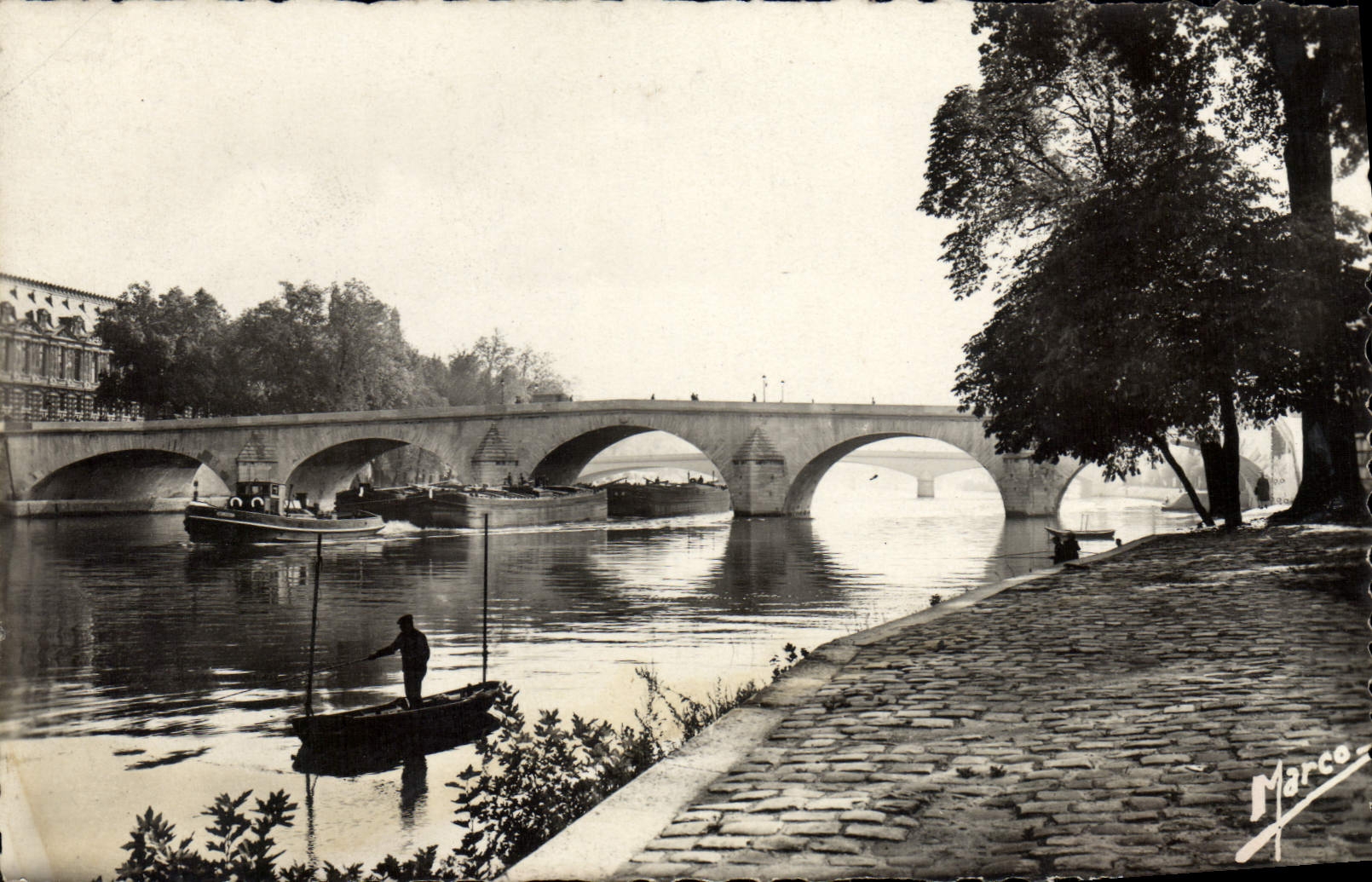 CPM Notre Paris Le Pont Royal un matin d'automne 
