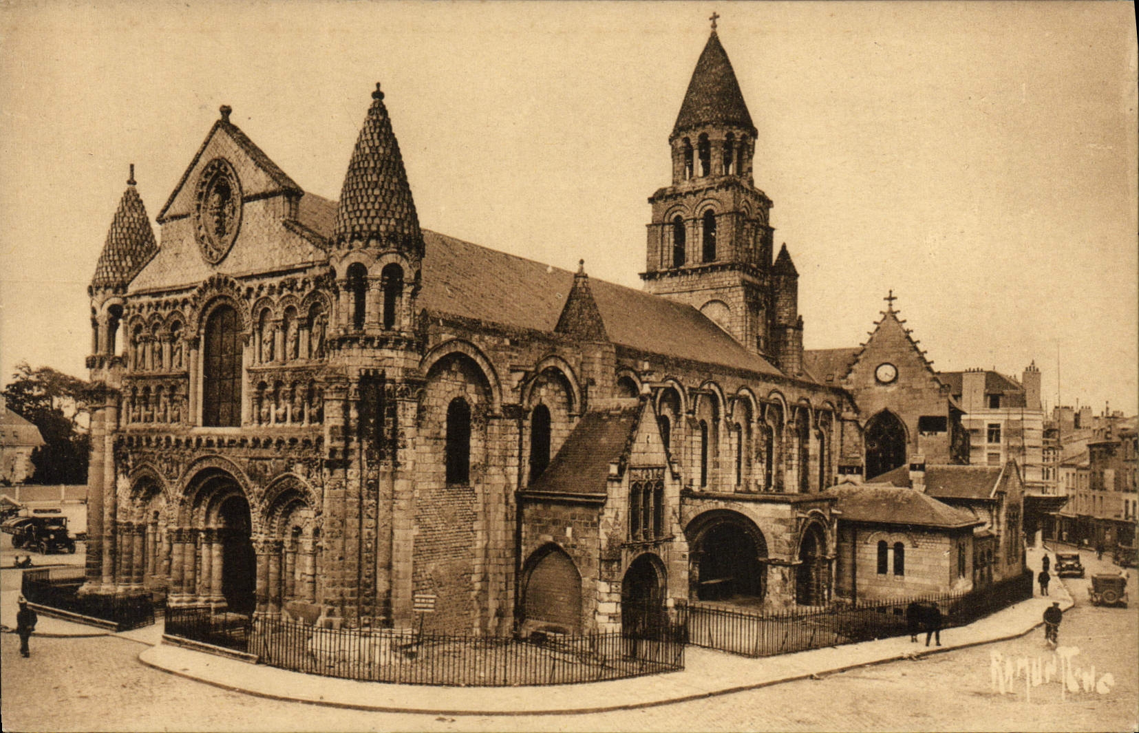 Poitiers — Notre-Dame-la-Grande (XIIe s.) — Éditions Artistiques Raymond Bergevin