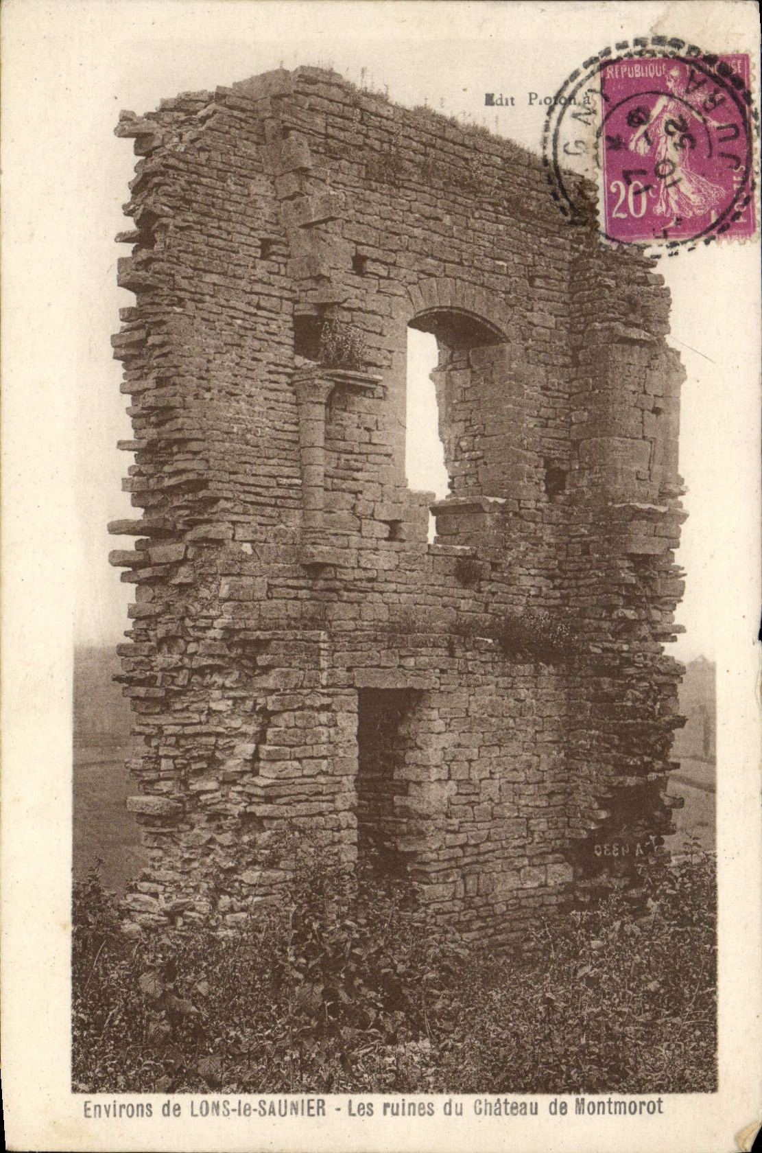 CPA Environs De Lons Le Saunier Les Ruines Du Chateau De Montmorot